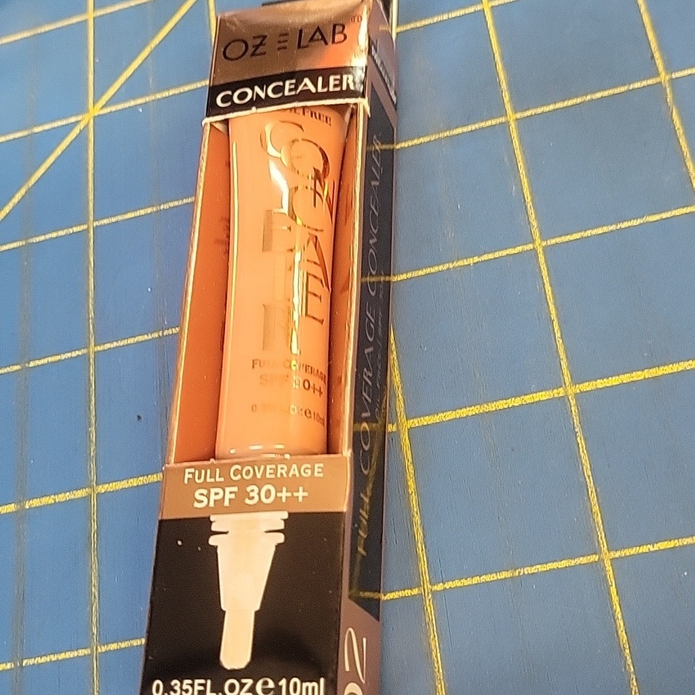 OZ E LAB Concealer SPF 30++ - 02 New Sealed Box